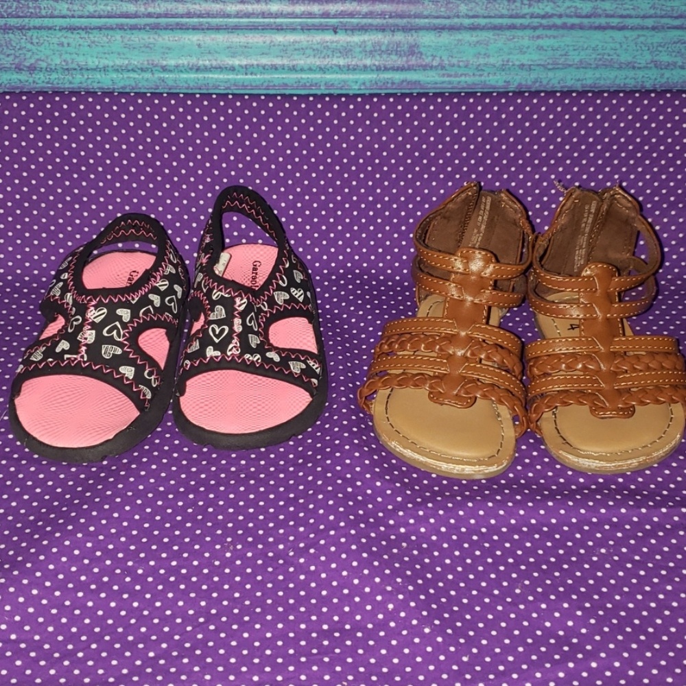 Toddler size 4 sandals